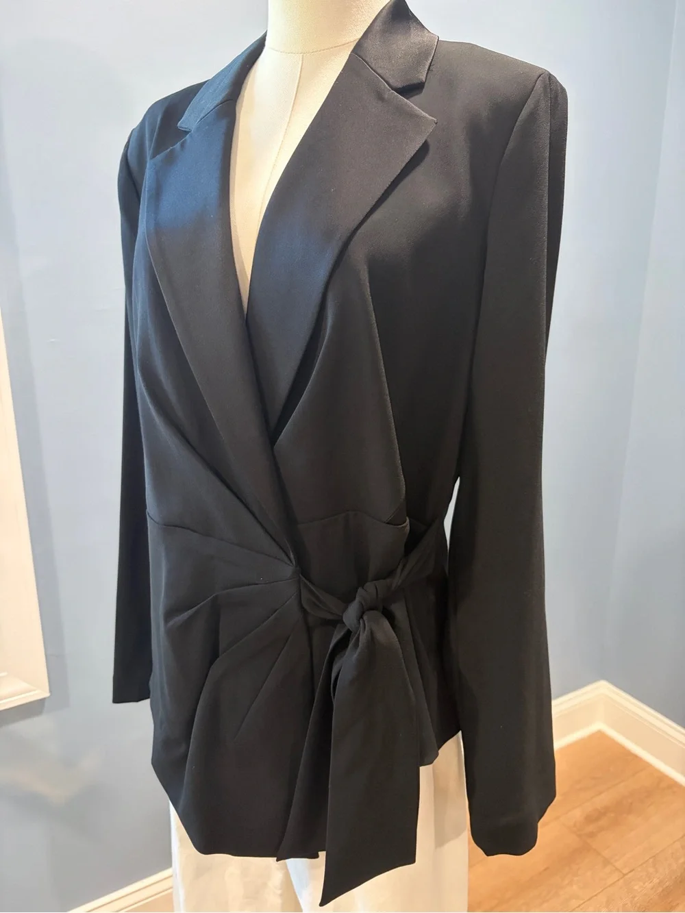 Diane von Furstenberg Black Wrap Blazer Size 8 Tie Waist Career Jacket DVF